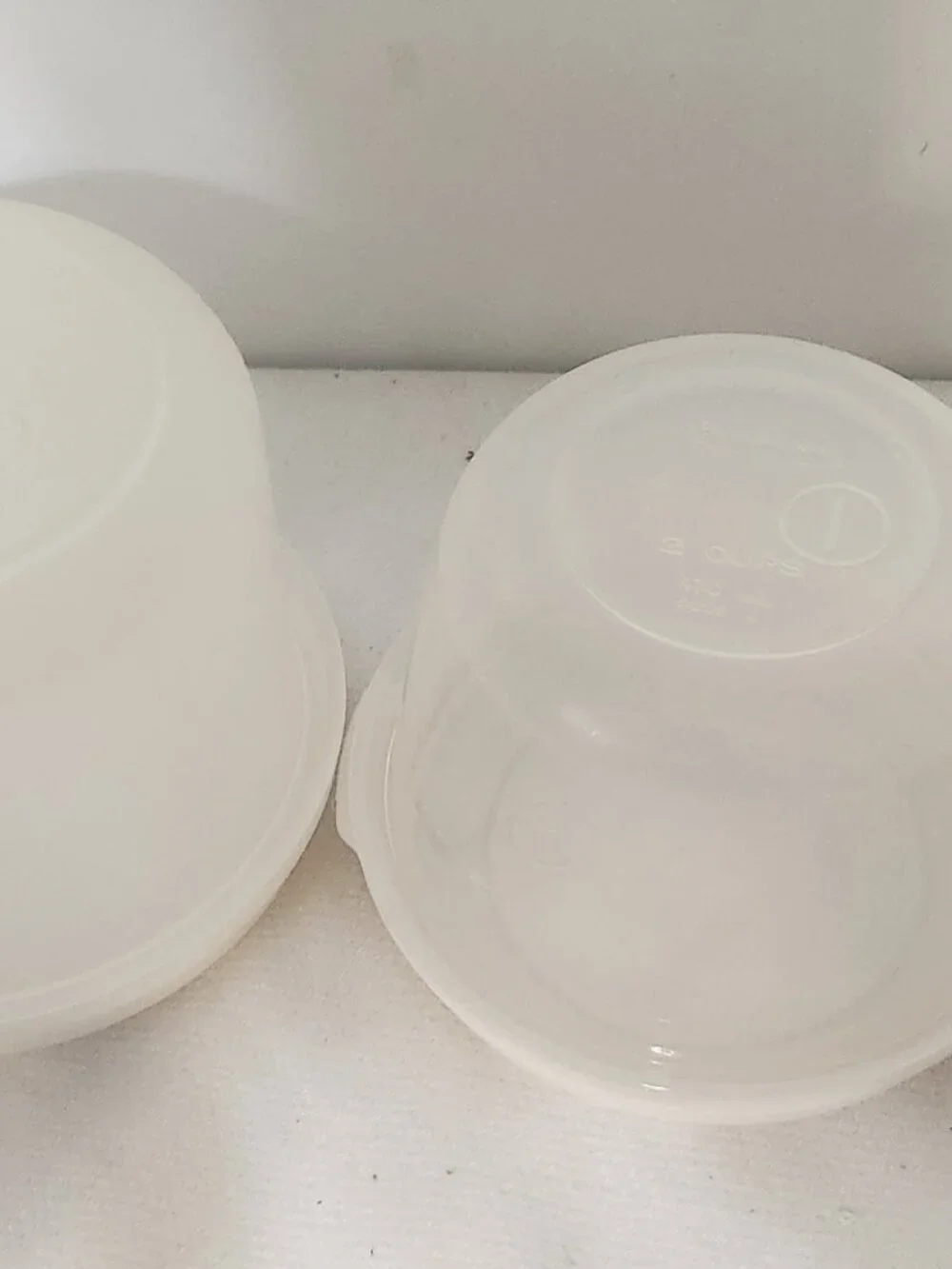 VTG Rubbermaid Servin' Saver #1 & 7 Round 2 & 3 Cup Container Almond Beige Lid